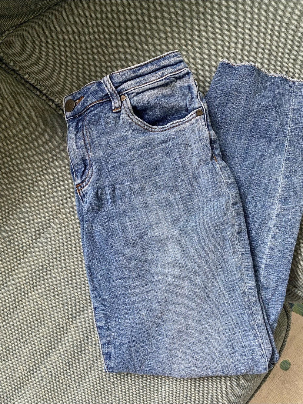 Kut from the Kloth Blue Straight Leg Cropped Jeans